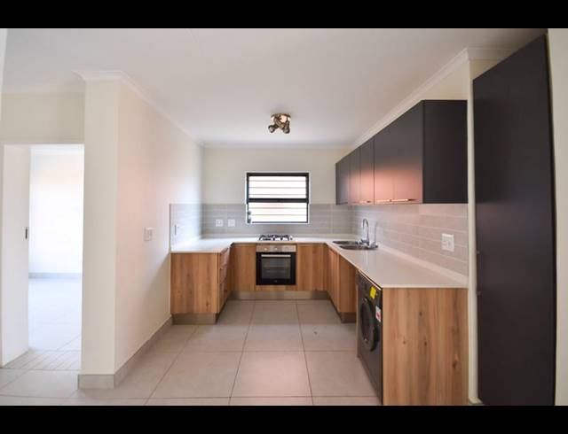 3 BEDROOM APARTMENT FOR SALE IN GOLDEN FIELDS ESTATE